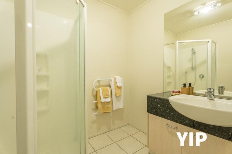 Photo of property in 5/9 Broderick Road, Johnsonville, Wellington, 6037