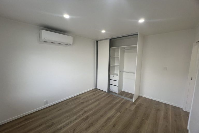 Photo of property in 1/54 Trias Road, Totara Vale, Auckland, 0629