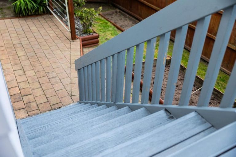 Photo of property in 24 Halloran Place, Massey, Auckland, 0614