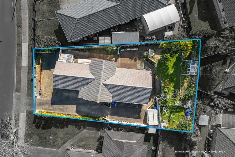 Photo of property in 37 Nearco Street, Randwick Park, Auckland, 2105