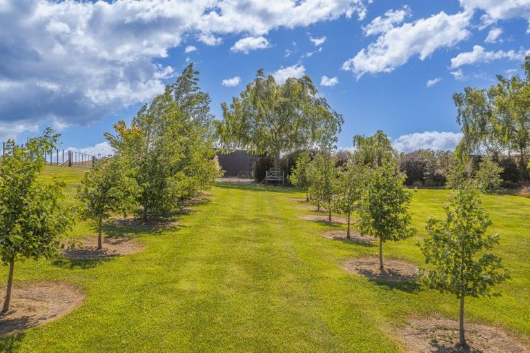 Photo of property in 22 Highlands Drive, Waipawa, 4277