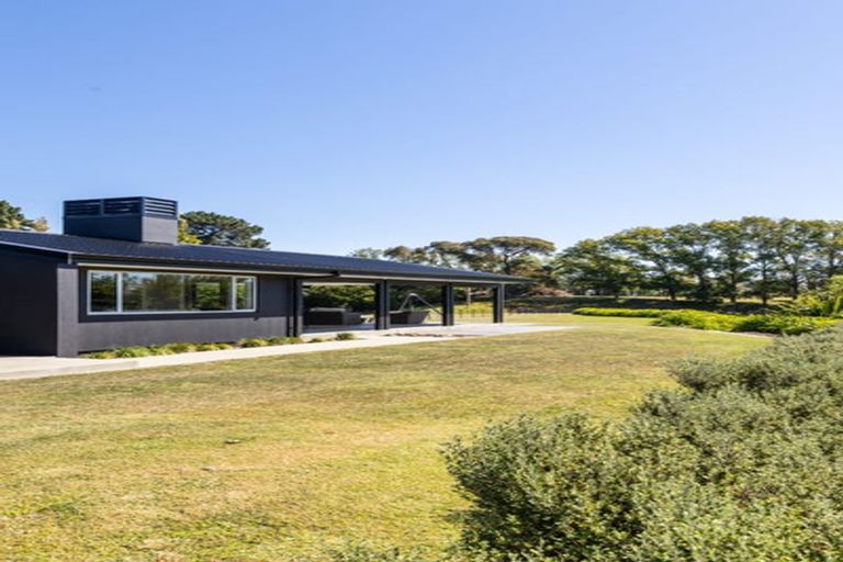 Photo of property in 10 Charlton Road, Te Awanga, 4102