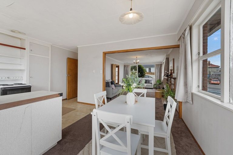 Photo of property in 3 Paynters Avenue, Strandon, New Plymouth, 4312