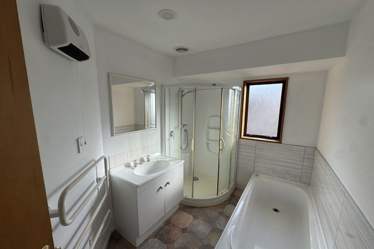 Photo of property in 17a Wittys Road, Avonhead, Christchurch, 8042