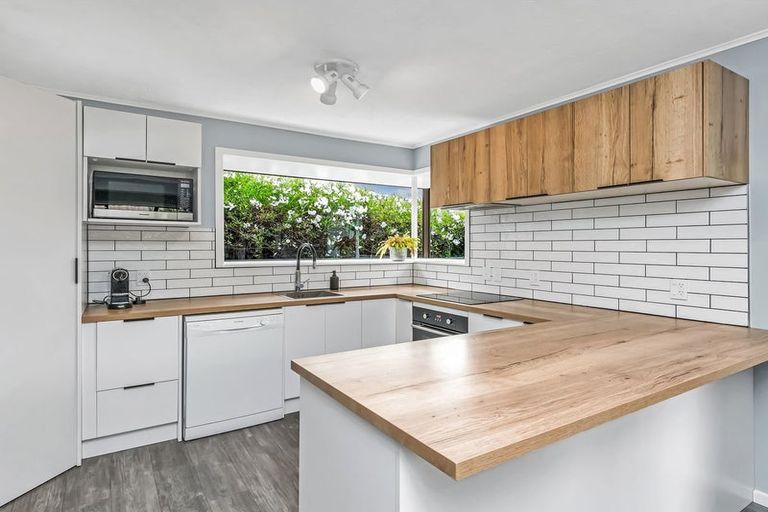 Photo of property in 413 Yaldhurst Road, Russley, Christchurch, 8042