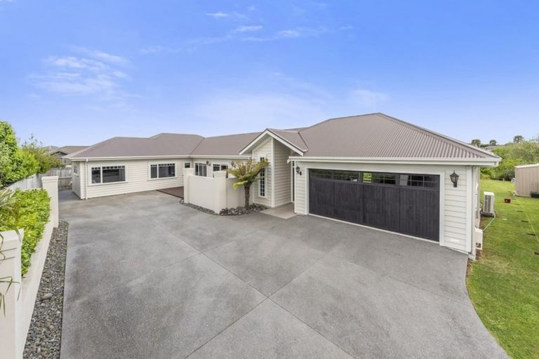 Photo of property in 162 Saint James Drive, Huntington, Hamilton, 3210