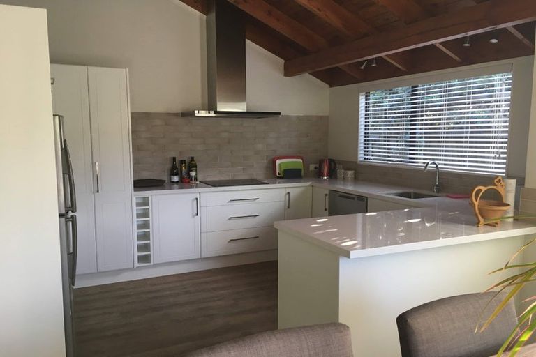 Photo of property in 240 Henderson Valley Road, Henderson, Auckland, 0612