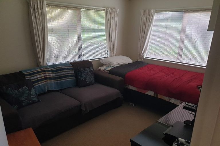 Photo of property in 32a Evans Road, Glen Eden, Auckland, 0602