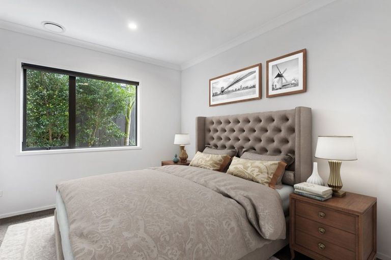 Photo of property in 19 Reydon Place, Cockle Bay, Auckland, 2014
