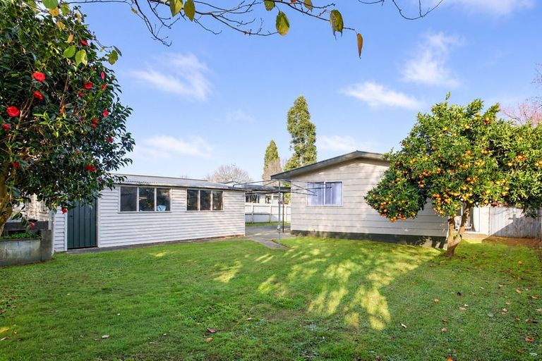 Photo of property in 76 Oakfield Crescent, Pukete, Hamilton, 3200