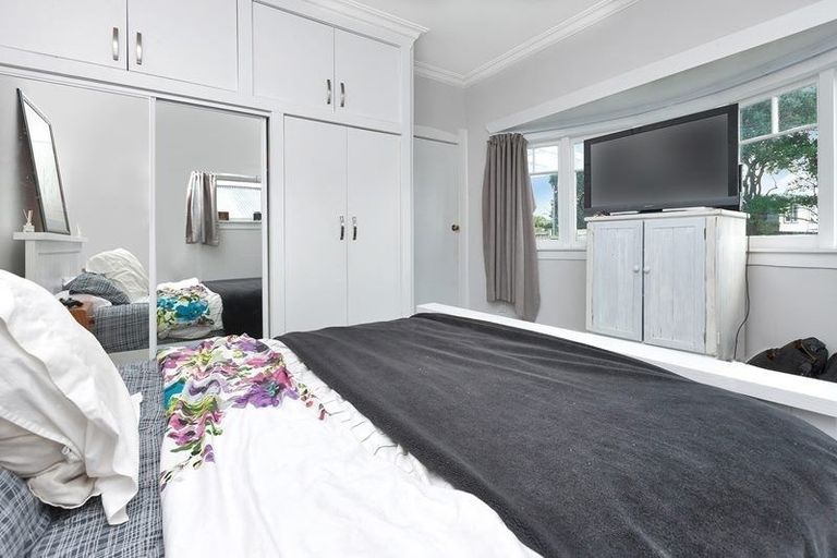 Photo of property in 23 Brandon Road, Glen Eden, Auckland, 0602