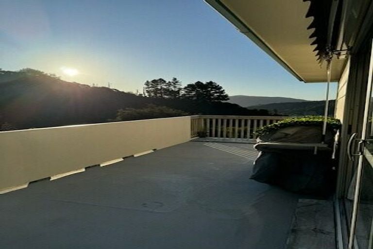 Photo of property in 27 Ngahere Street, Stokes Valley, Lower Hutt, 5019