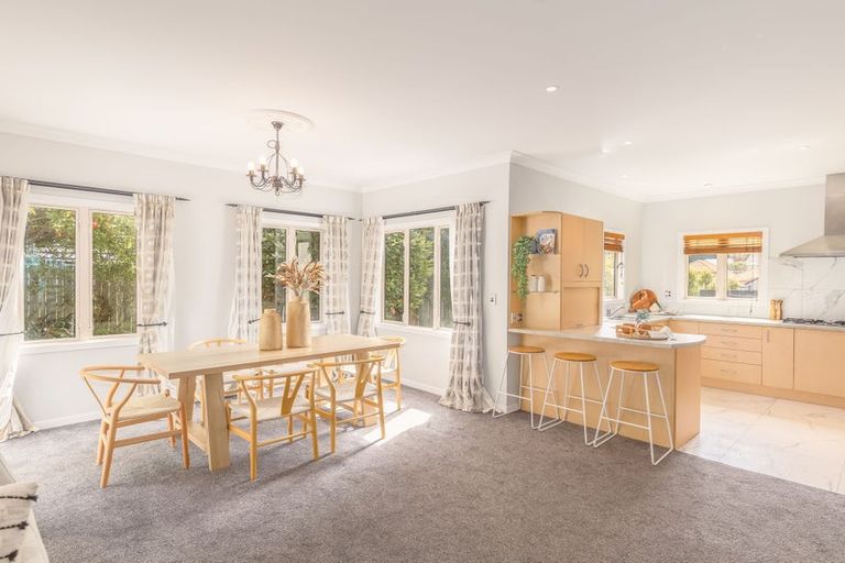 Photo of property in 16 Basil Place, Mount Pleasant, Christchurch, 8081