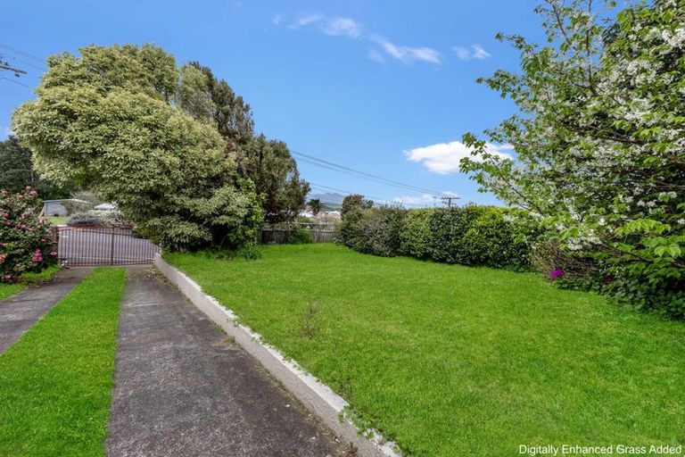 Photo of property in 37 Simons Street, Moturoa, New Plymouth, 4310