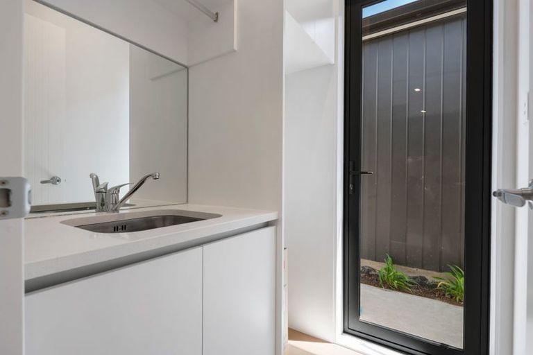 Photo of property in 32 Paretao Street, Massey, 0614