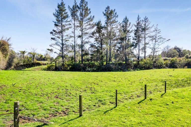 Photo of property in 14 Flint Road West, Stratford, 4332