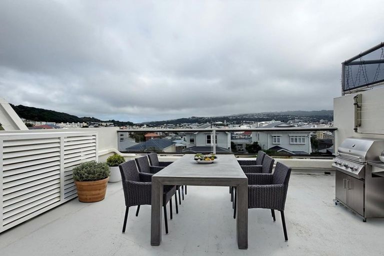 Photo of property in Mcfarlane Mews, 6/2 Mcfarlane Street, Mount Victoria, Wellington, 6011