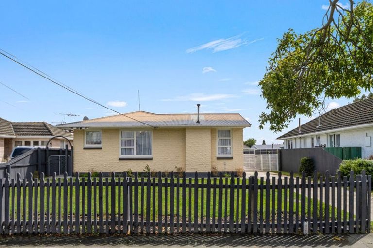 Photo of property in 12 Carters Road, Aranui, Christchurch, 8061