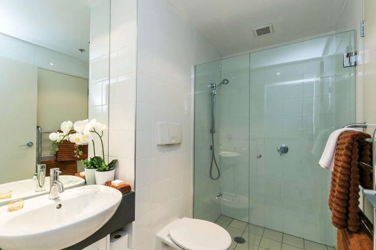 Photo of property in Sanctum Apartment, 10 Ebor Street, Te Aro, Wellington, 6011