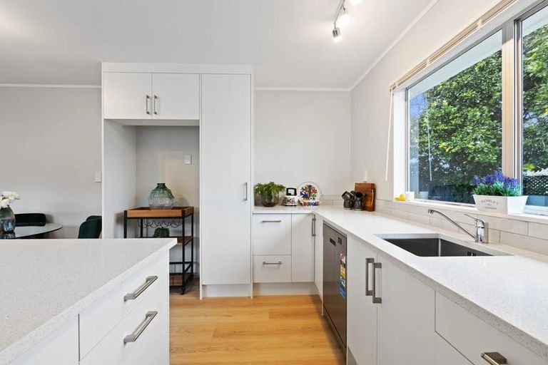 Photo of property in 2/6 Bingara Place, Favona, Auckland, 2024