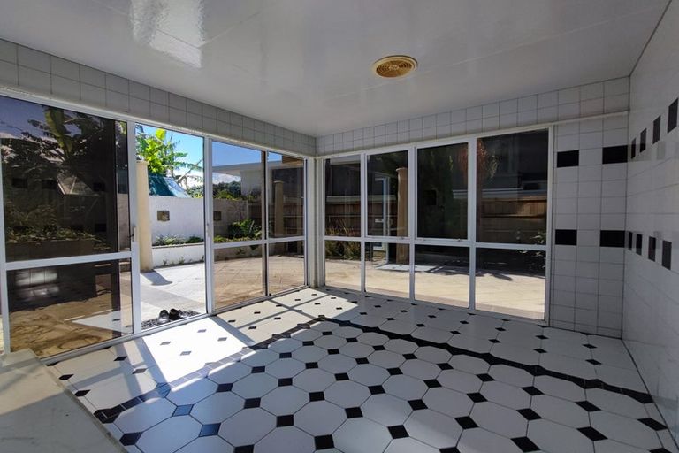 Photo of property in 59 Beach Road, Castor Bay, Auckland, 0620