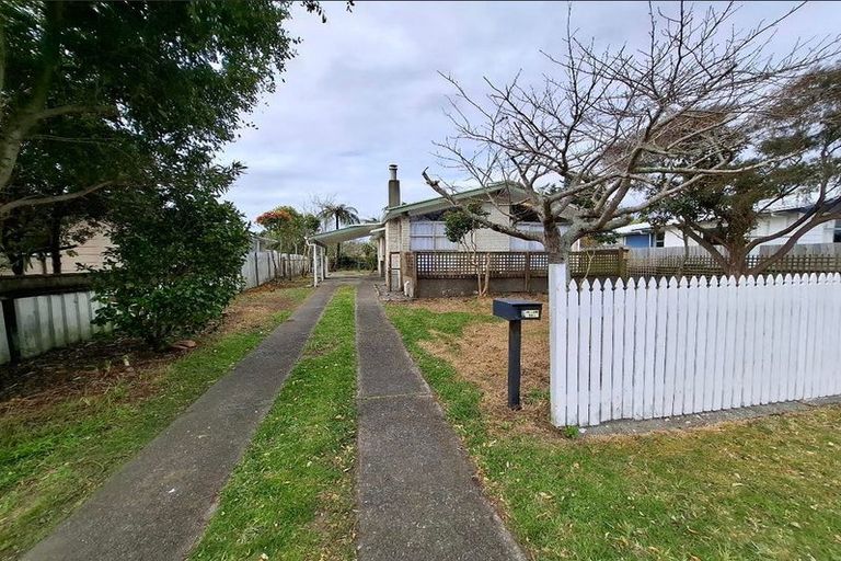 Photo of property in 83 Donovan Road, Paraparaumu Beach, Paraparaumu, 5032