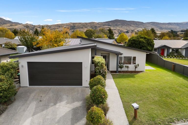 Photo of property in 6 Crabbe Place, Cromwell, 9310