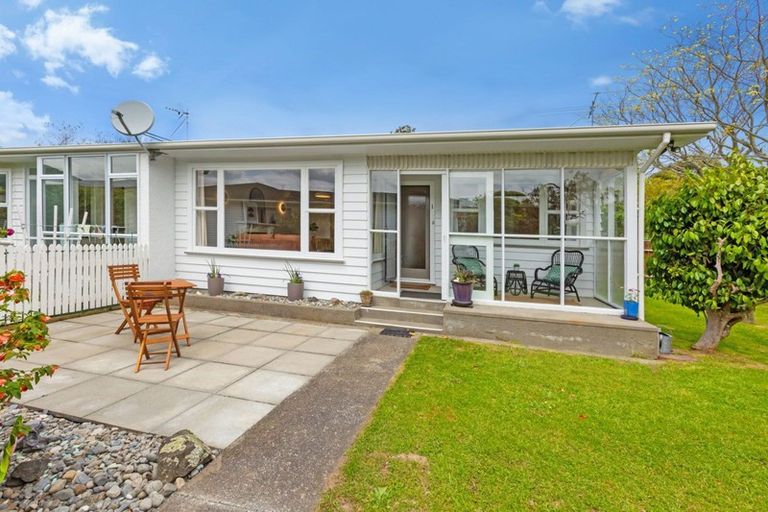 Photo of property in 13f1 Luckie Street, Tawa, Wellington, 5028