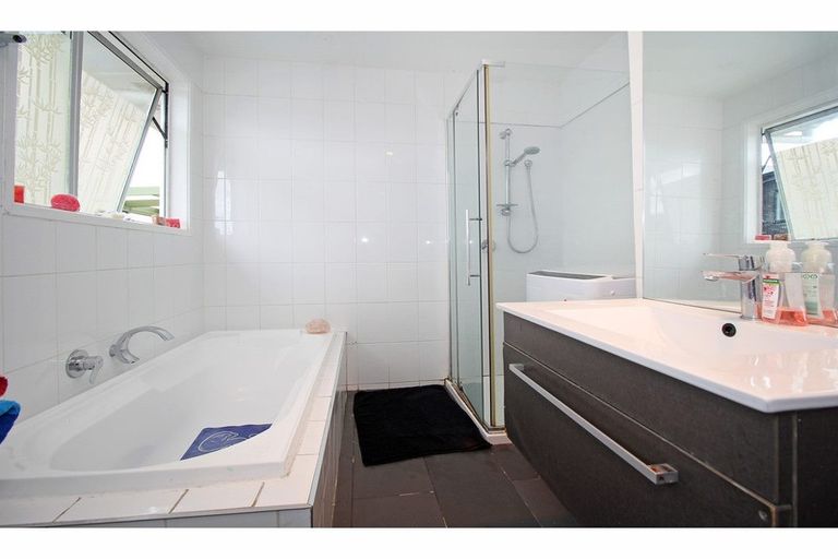Photo of property in 7 Gambare Place, Wattle Downs, Auckland, 2103