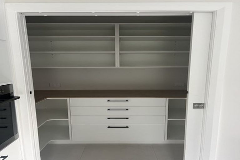 Photo of property in 46 Napier Road, Terrace End, Palmerston North, 4410