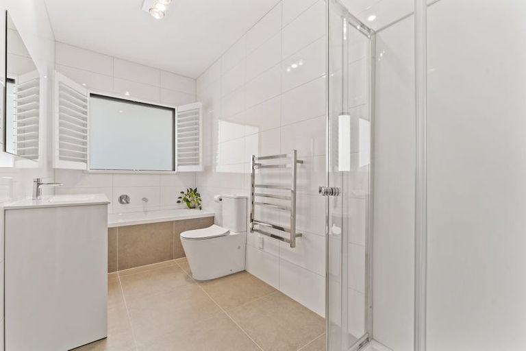 Photo of property in 35 Bella Vista Drive, Gulf Harbour, Whangaparaoa, 0930