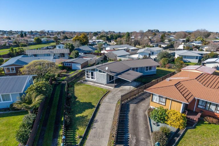 Photo of property in 10 Bremridge Place, Melville, Hamilton, 3206