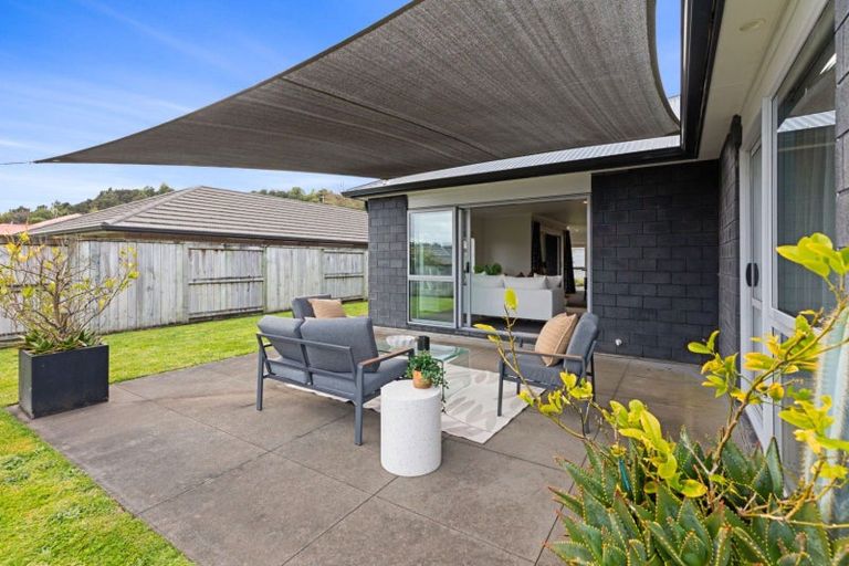 Photo of property in 10 Rochfort Crescent, Pyes Pa, Tauranga, 3112