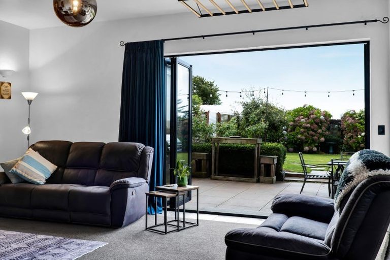 Photo of property in 35 Maire Street, Hawera, 4610