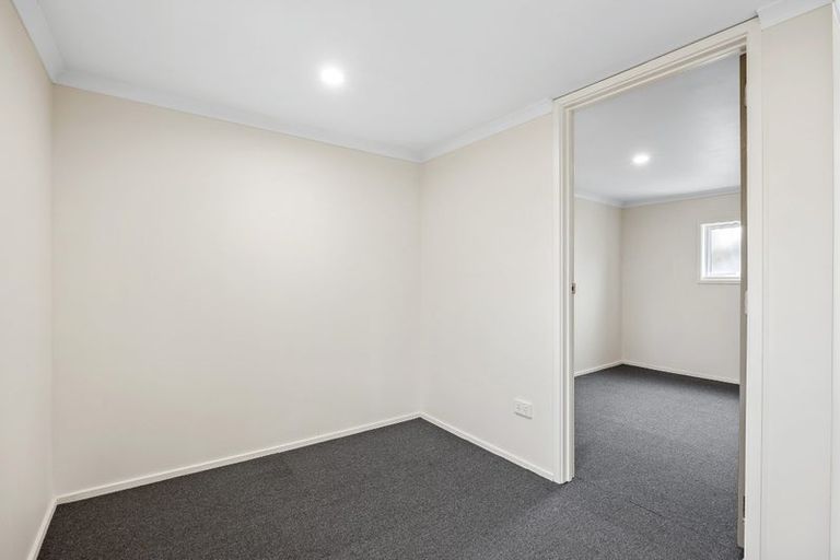 Photo of property in 33 Skerten Avenue, Hornby, Christchurch, 8042