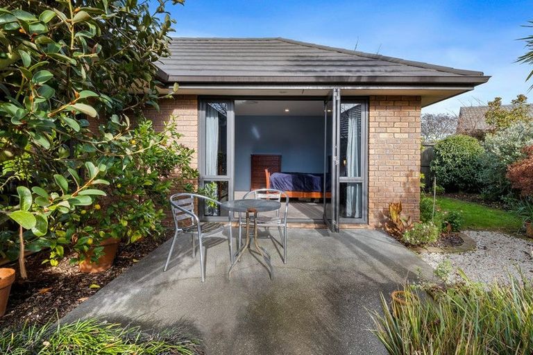 Photo of property in 17 Evergreen Place, Parklands, Christchurch, 8083