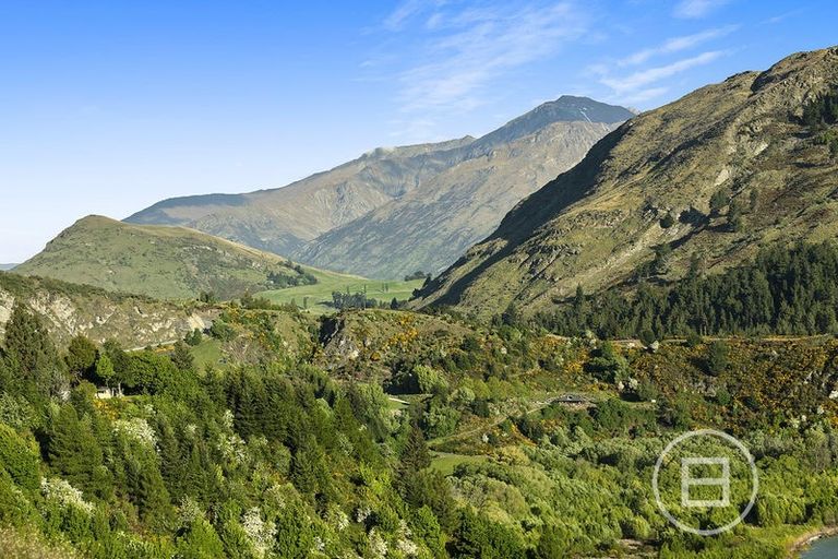 Photo of property in 6 Powder Terrace, Arthurs Point, Queenstown, 9371