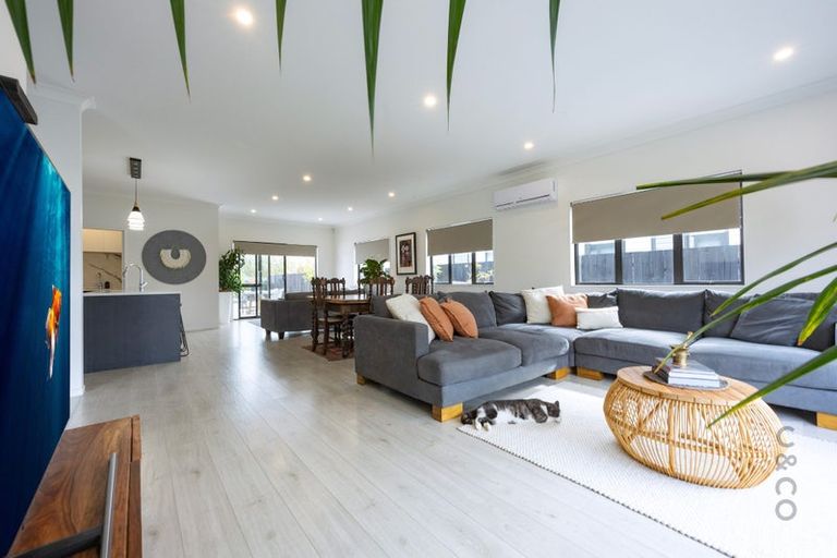 Photo of property in 58 Fruitlands Road, Kumeu, 0810