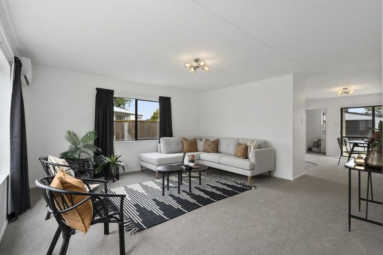 Photo of property in 69 Hillcrest Drive, Kelvin Grove, Palmerston North, 4414