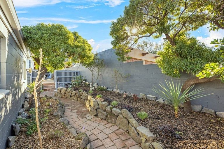 Photo of property in 19 Marine Parade, North New Brighton, Christchurch, 8083