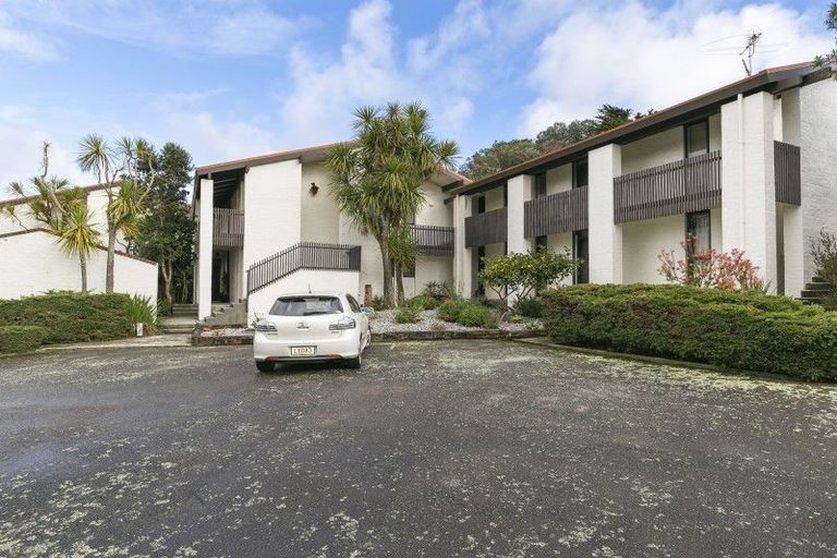 Photo of property in 141i Churton Drive, Churton Park, Wellington, 6037