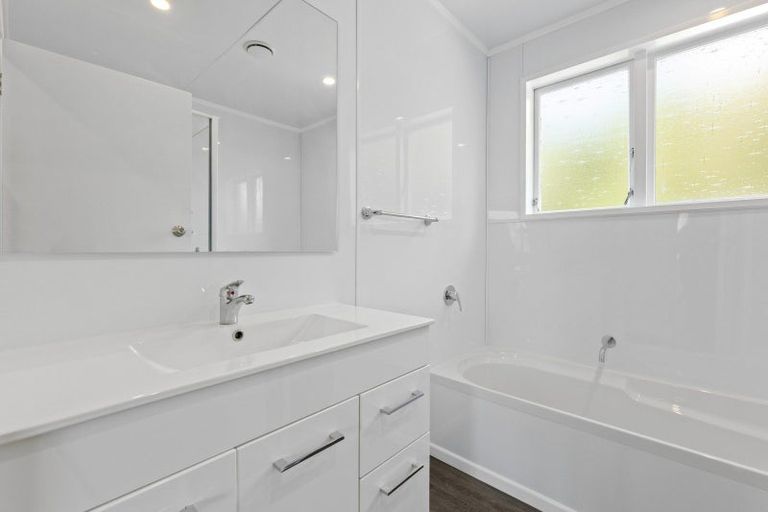 Photo of property in 5 Adrian Street, Stratford, 4332