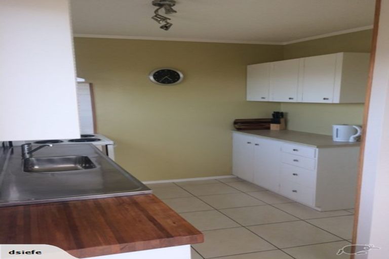 Photo of property in 18 Rice Crescent, Newlands, Wellington, 6037