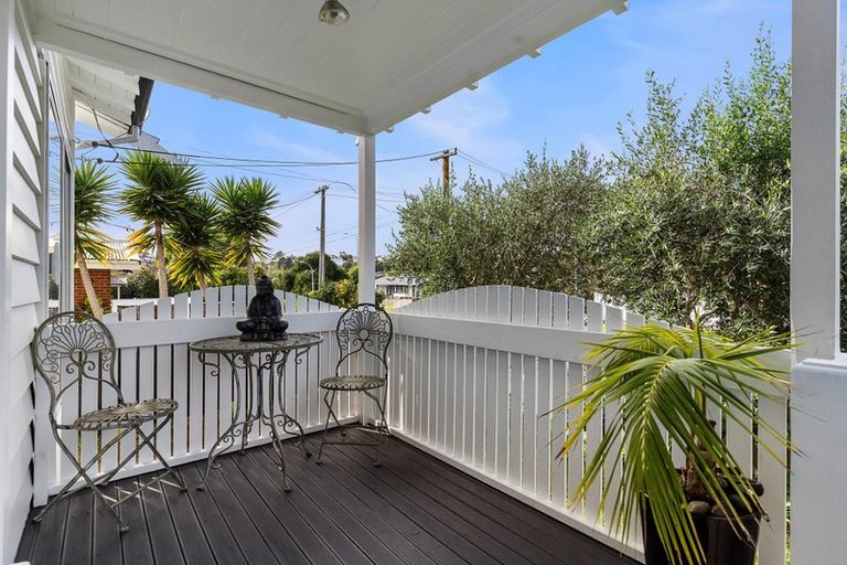 Photo of property in 19 Brook Street, Milford, Auckland, 0620