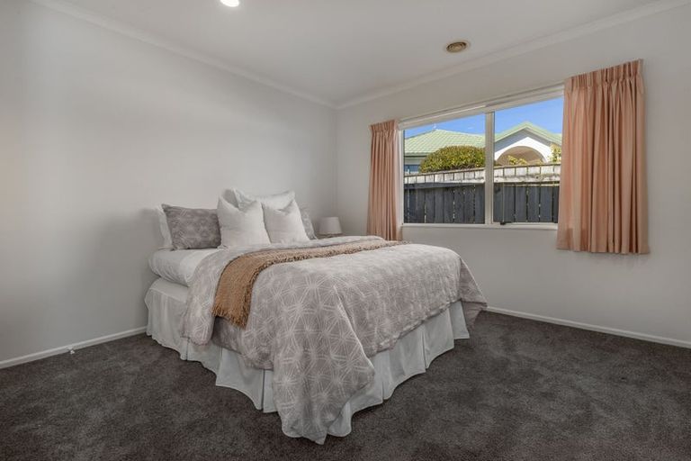 Photo of property in 15a Runanga Grove, Waikanae, 5036