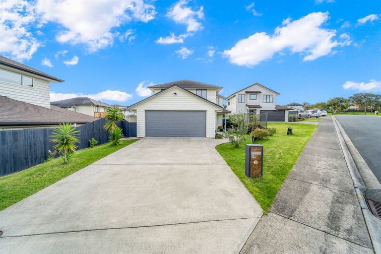 Photo of property in 18 Maylee Crescent, Gulf Harbour, Whangaparaoa, 0930