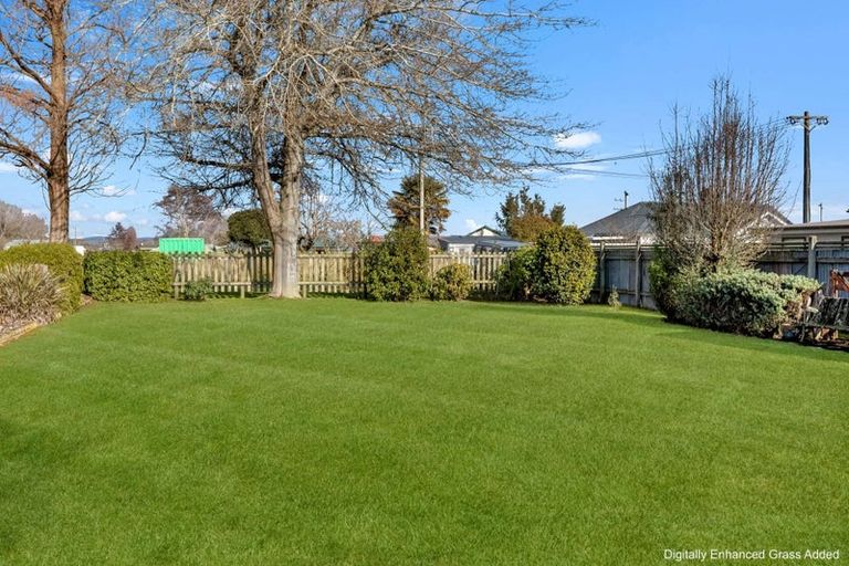 Photo of property in 39 Newburn Street, Waikaia, 9778