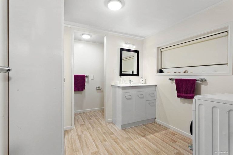 Photo of property in 1/58 Pupuke Road, Hillcrest, Auckland, 0627