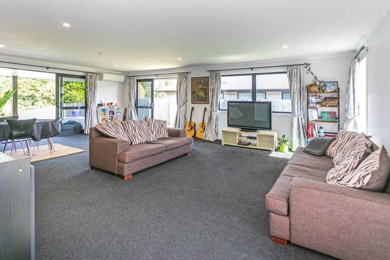 Photo of property in 2 Cherry Lane, Coromandel, 3506