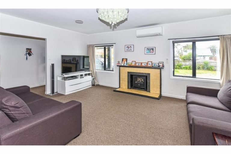 Photo of property in 325 Massey Road, Mangere East, Auckland, 2024